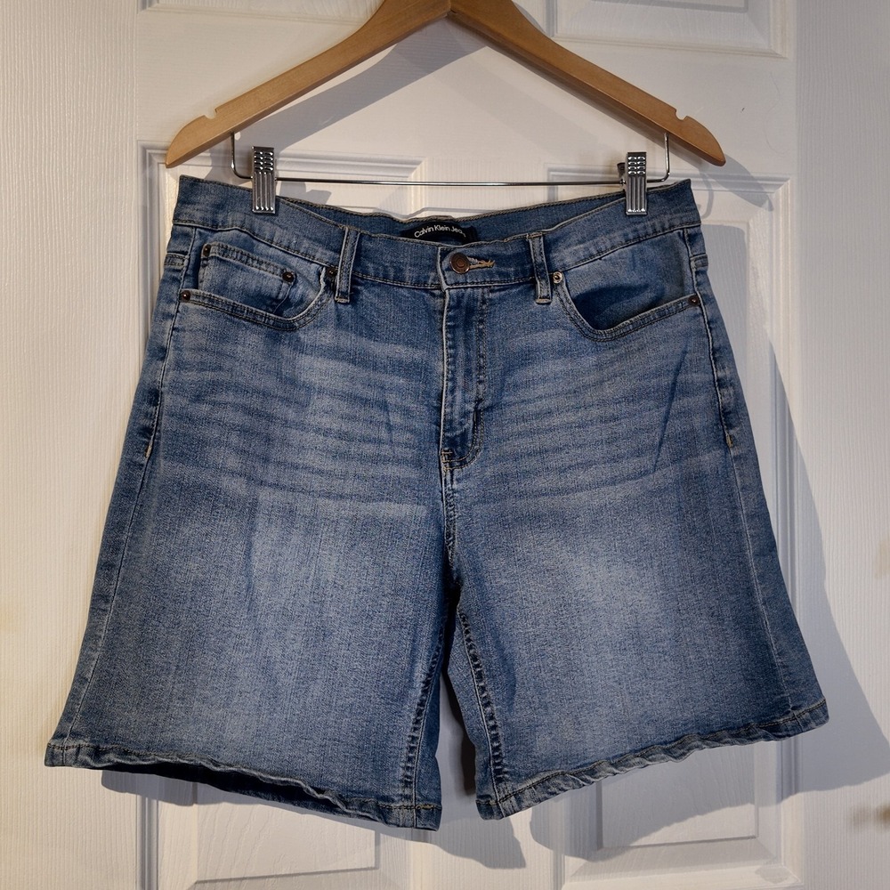 Calvin Klein Womens High Rise Mom Denim Shorts Sz 12 Medium Wash Classic Summer